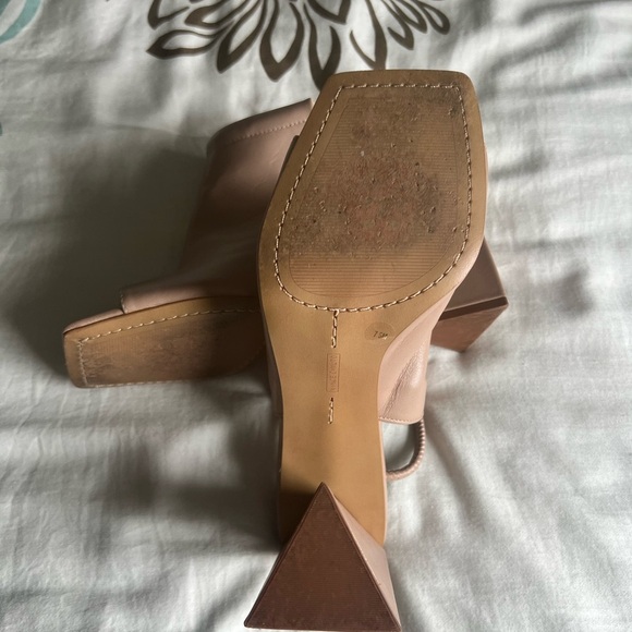 Beige Women’s Heels/Pumps, Size 7.5M - Picture 4 of 9